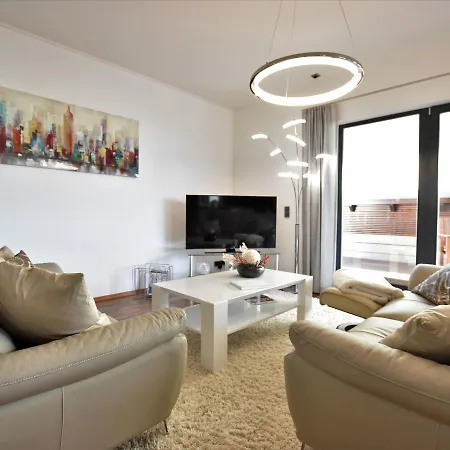 Modern In With Parking רוסטוק