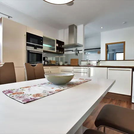 דירה Modern In With Parking *
